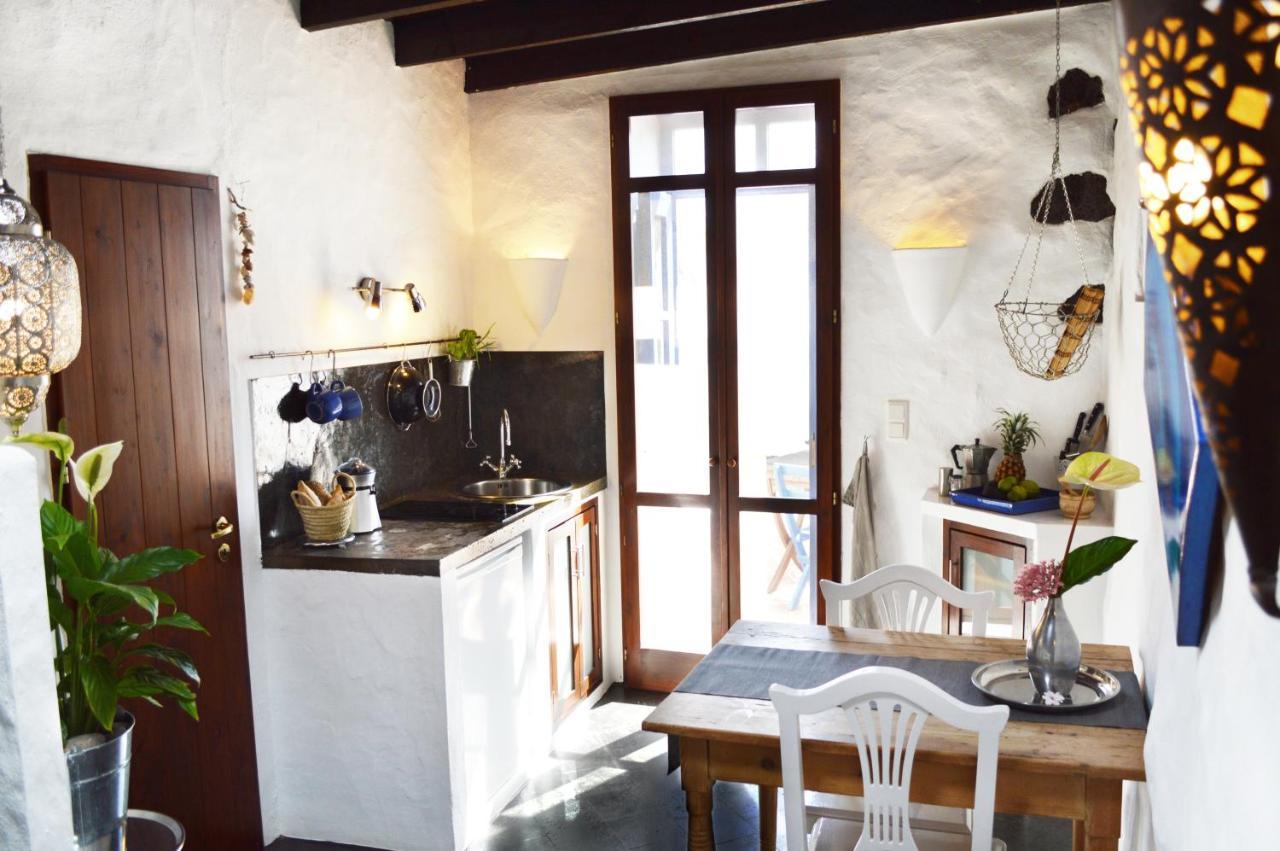 Stylish Getaway With Secluded Patio In Lava Finca Uga Luaran gambar