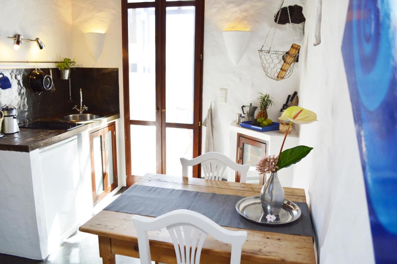 Stylish Getaway With Secluded Patio In Lava Finca Uga Luaran gambar