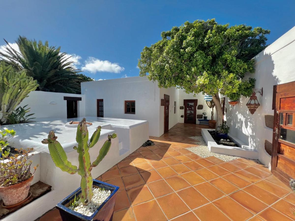 Stylish Getaway With Secluded Patio In Lava Finca Uga Luaran gambar